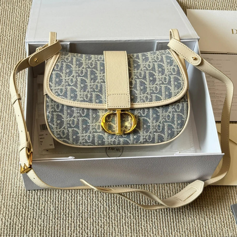 Montaigne D Family Classic Old Flower Crossbody Bag 1025061704