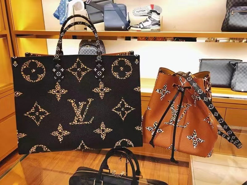 Black and Orange Jungle Giant Monogram OnTheGo Tote GM, 2019