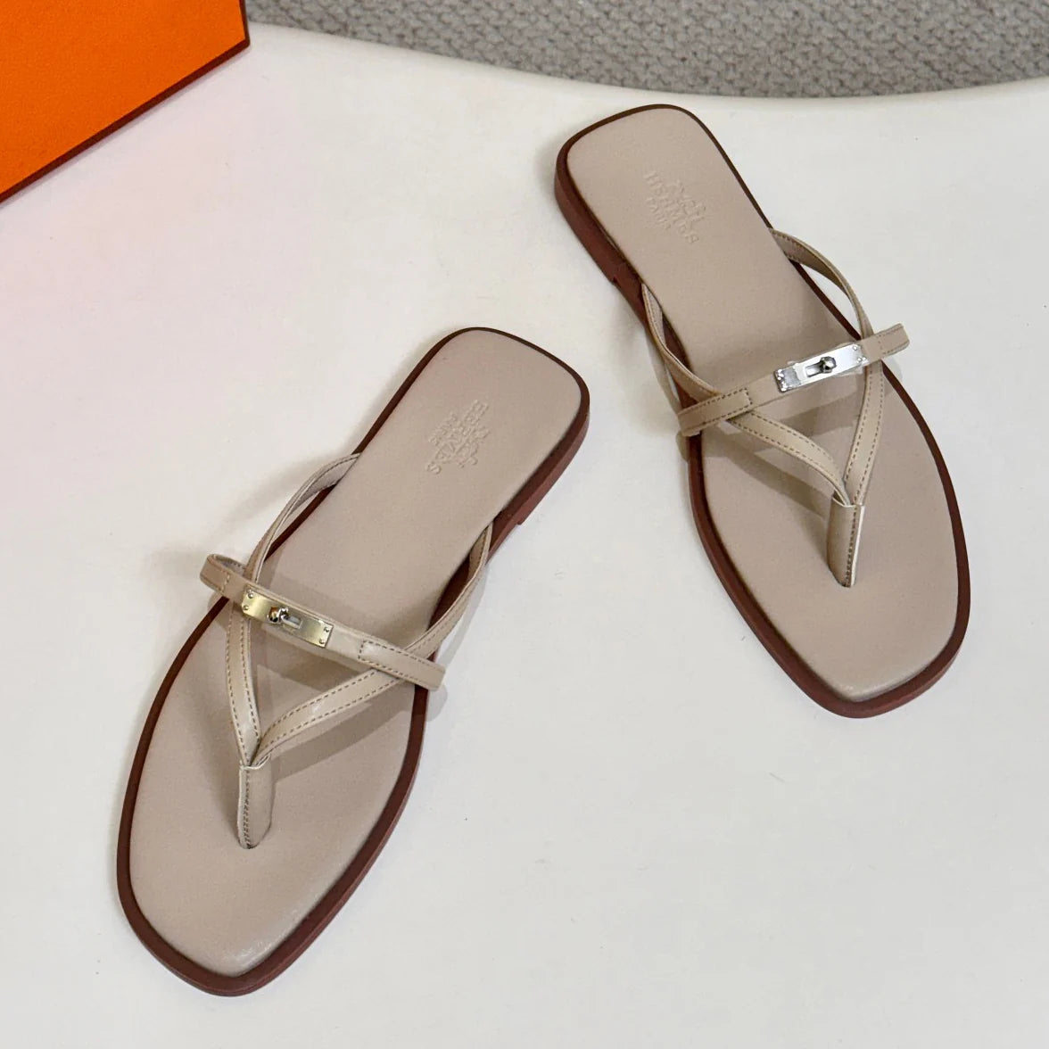 New Kelly Buckle Flip-Flops 1026070204