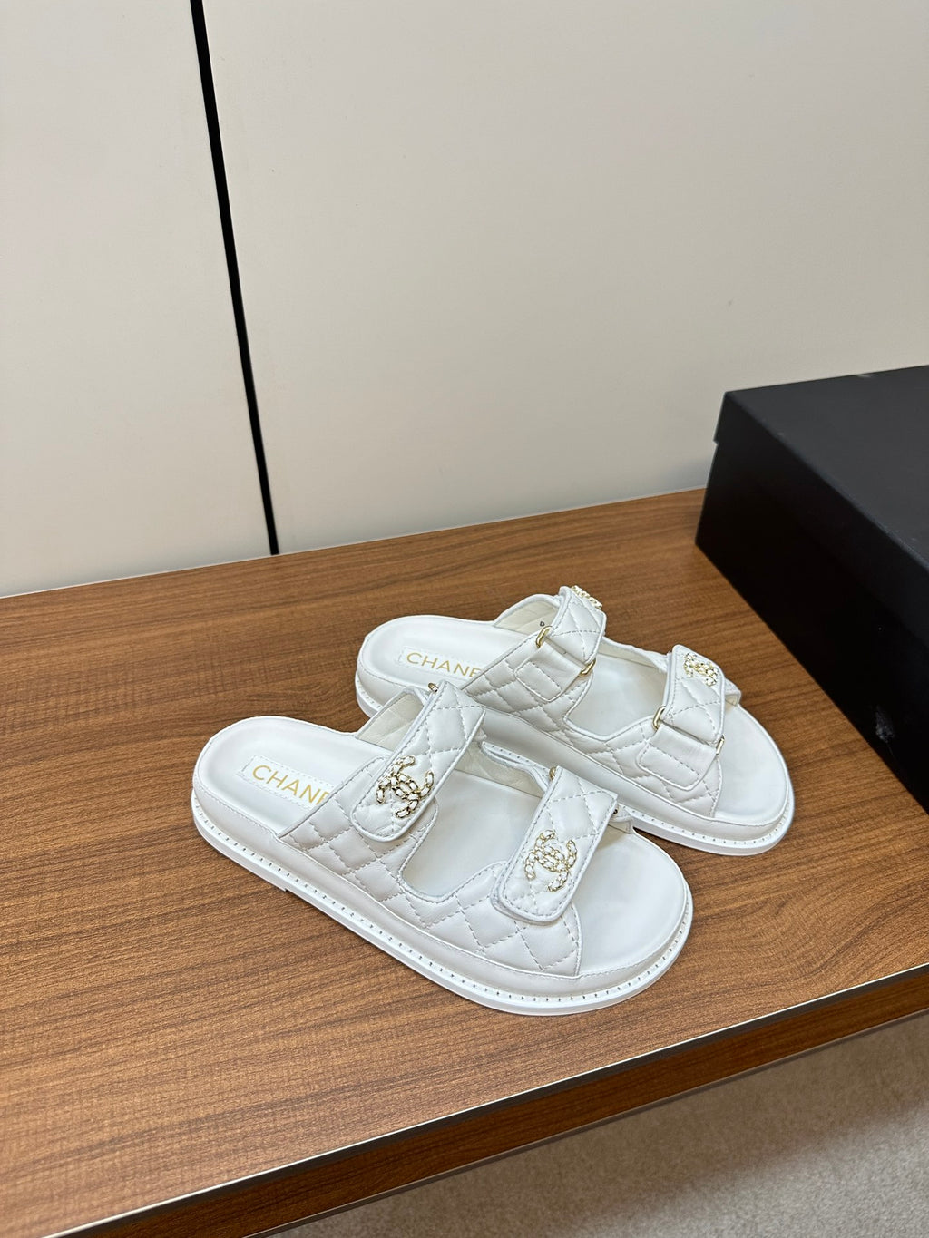 CL 24 New Fashion Beach Sandals XC0424031815