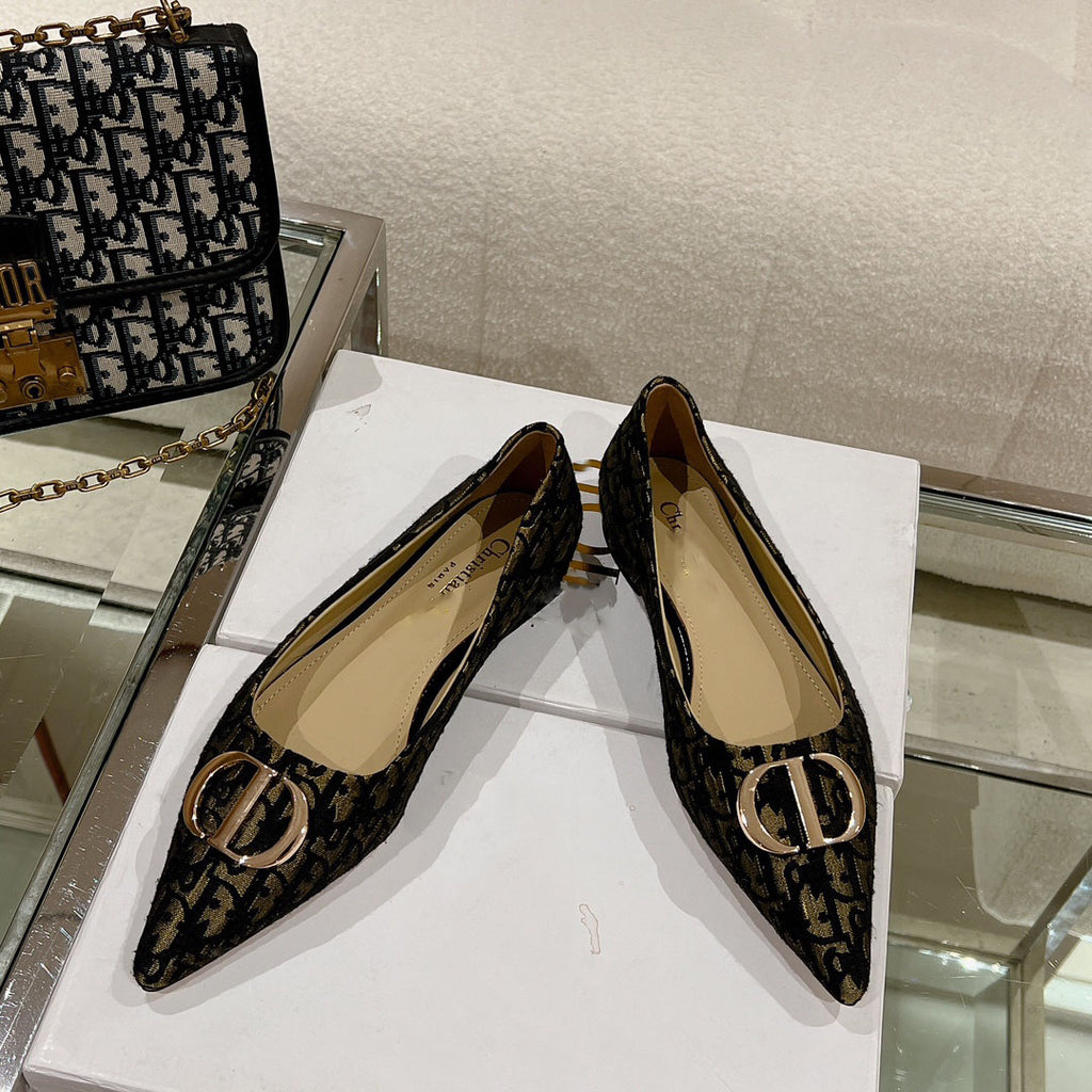 23 Ladies Fashion Luxury slipper and flip-flop SPDD070402