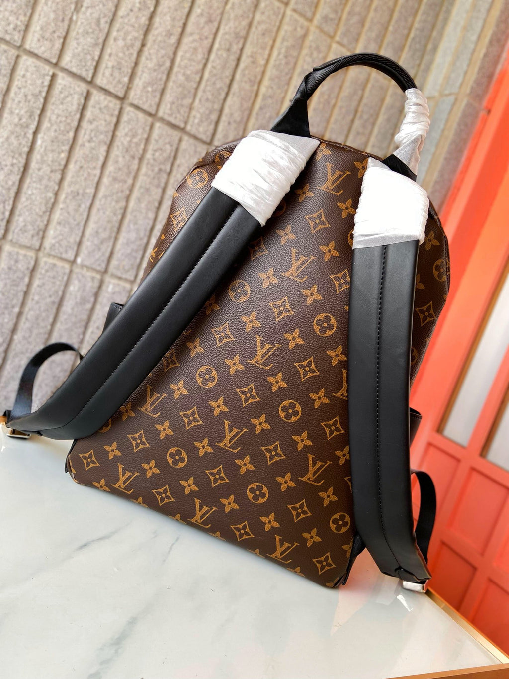 Luxury V Logo Classic RACER Backpack XC0425111904