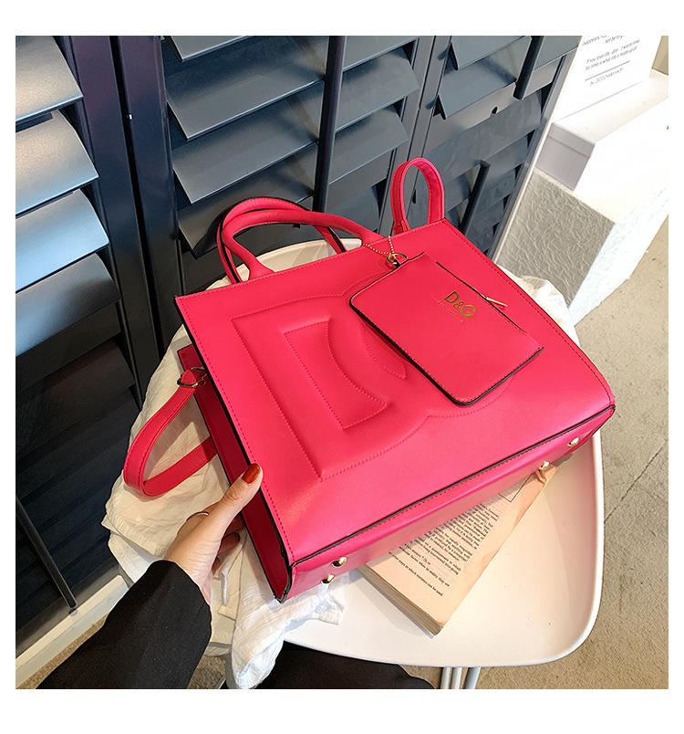 New Fashion Versatile One Shoulder Handheld Bag 1024010906