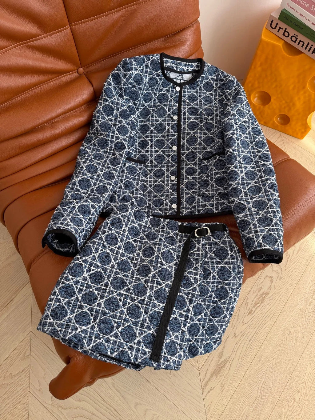 CD SS26 Macrocannage Cropped Jacket Navy Blue Ecru Tweed 340212