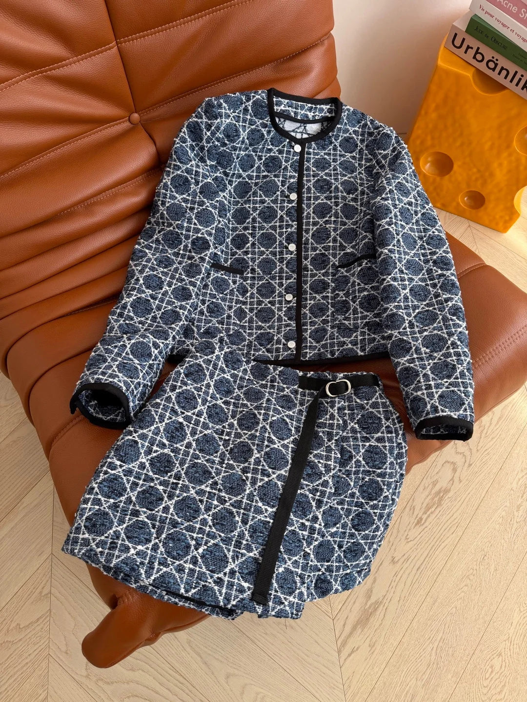 CD SS26 Macrocannage Cropped Jacket Navy Blue Ecru Tweed 340212