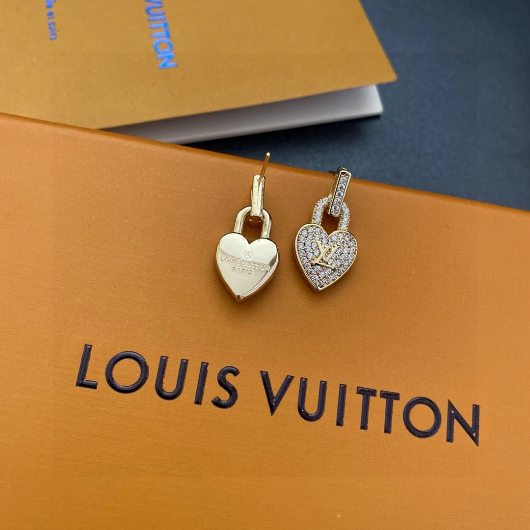 New fashion and versatile earrings 1024051322