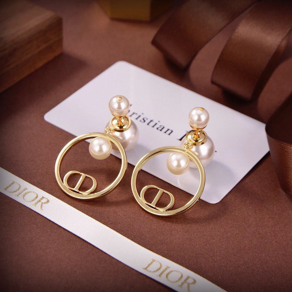 Classic and versatile women's earrings　1024072506