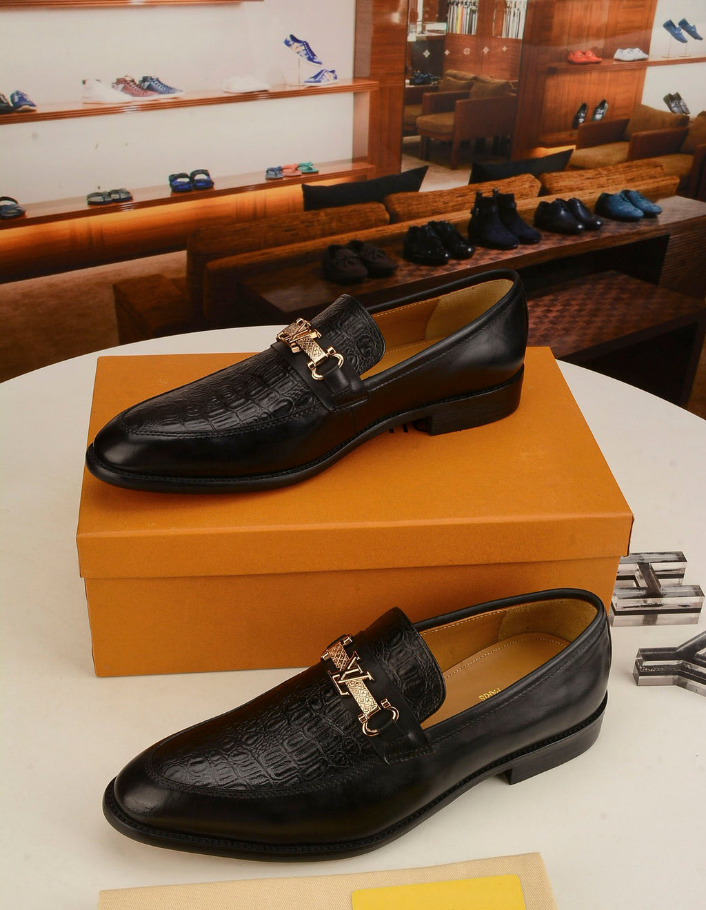Simple and atmospheric men's crocodile pattern loafers