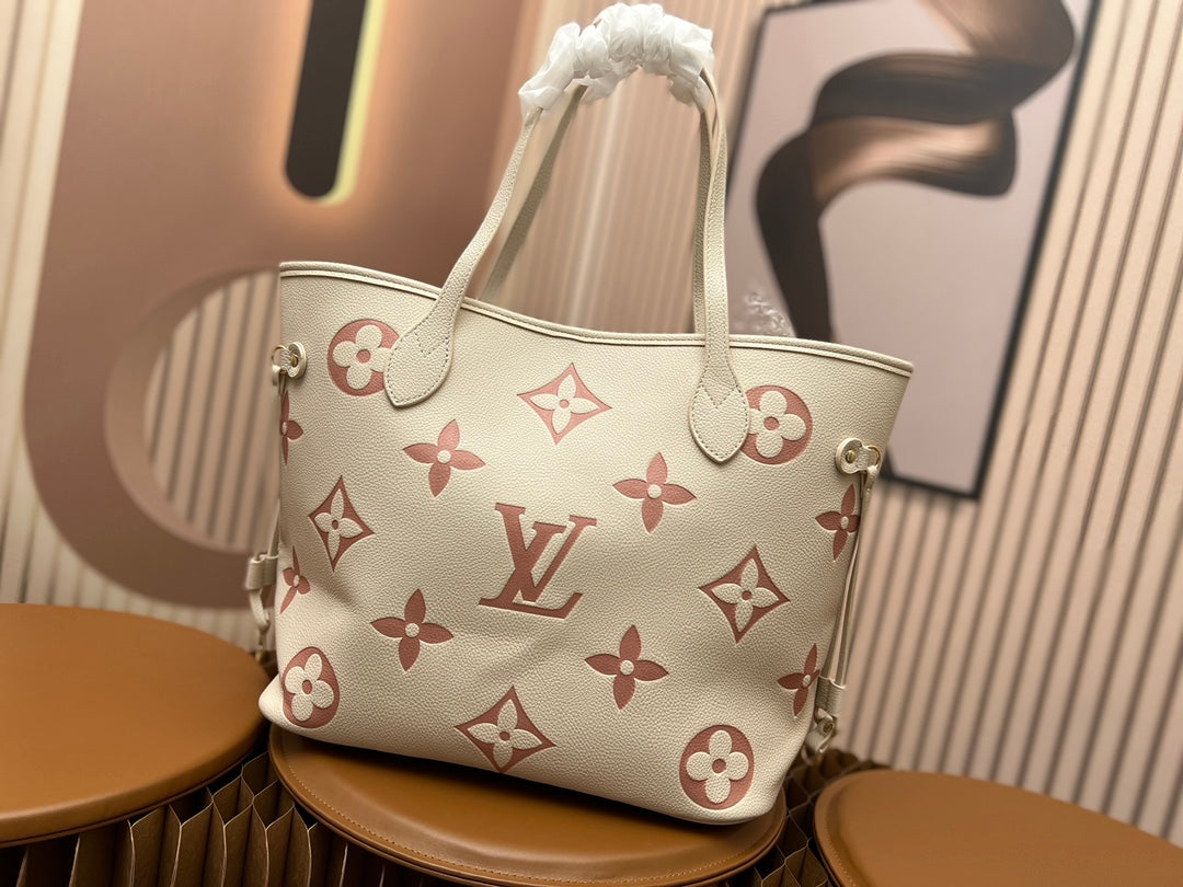 V Neverfull Medium Bag XC0823042001