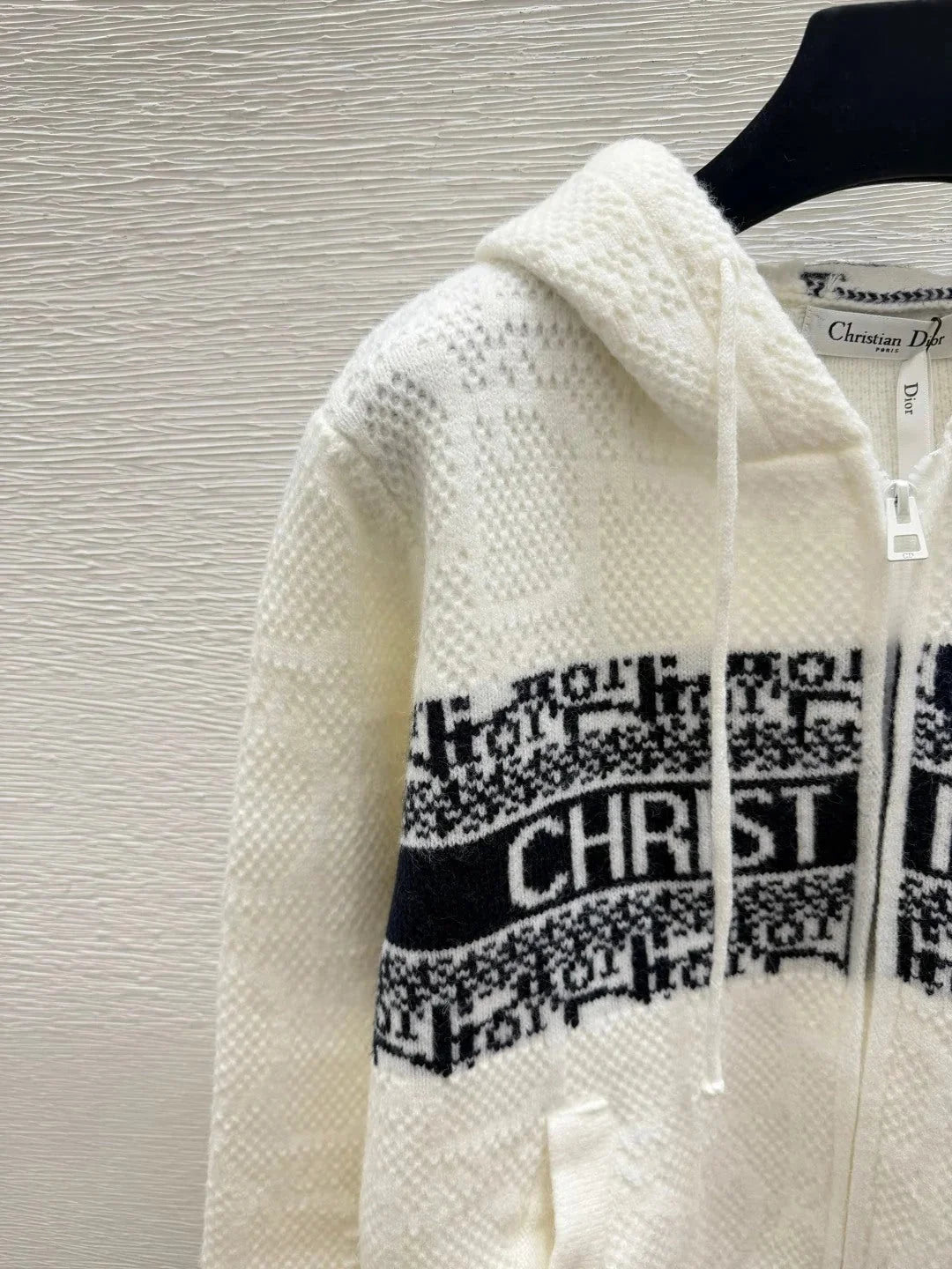 CD 2026 Hooded Knitted Long-Sleeve Cardigan Wool 913514