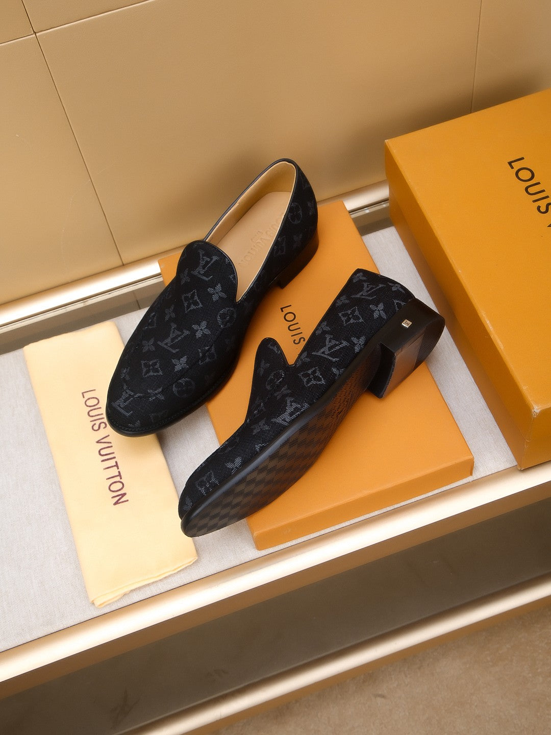 V Luxury Men's Classic Slip On Shoes 0425032502
