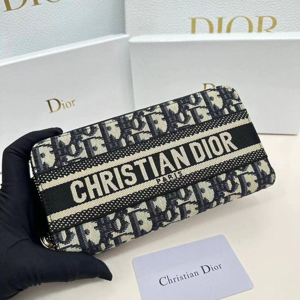 New Fashion Versatile Handbag 1024011508
