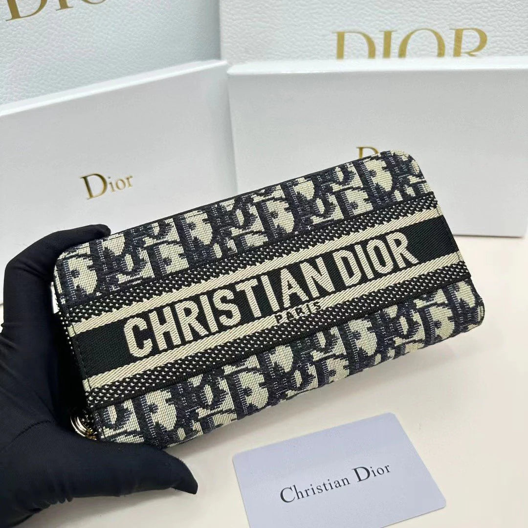 New Fashion Versatile Handbag 1024011508