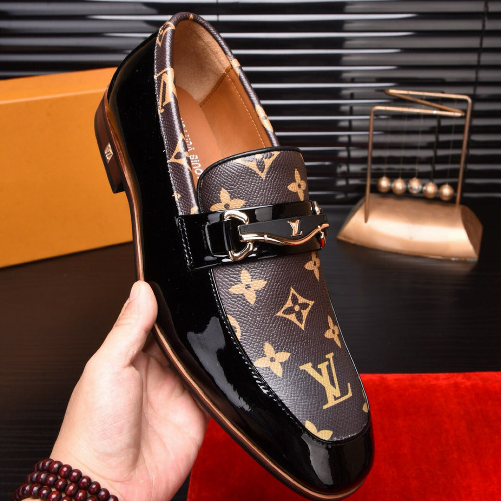Men's Fashion Luxury V Logo Leather Shoes