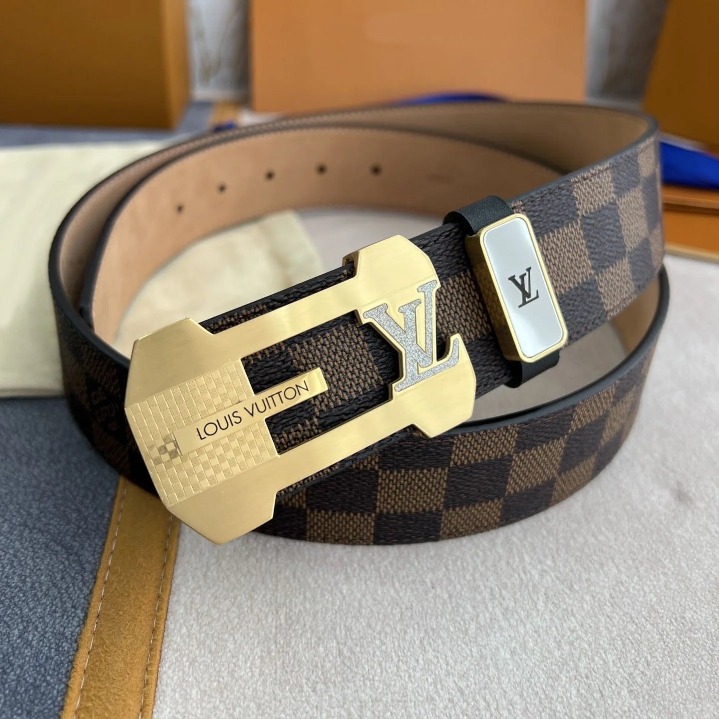 Lv Luxury Genuine Leather Men’s Belt 1025010749