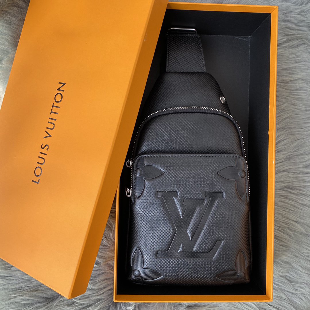 New Fashion Versatile Men's Chest Bag 1023122621