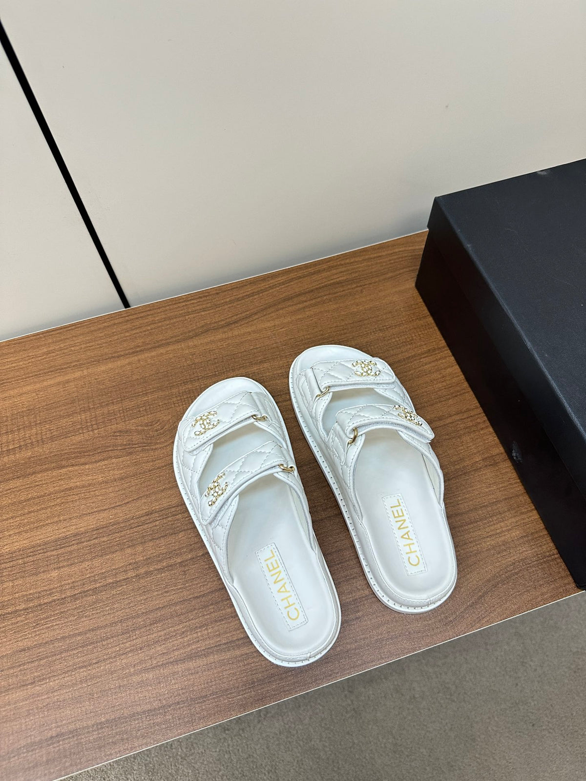 CL 24 New Fashion Beach Sandals XC0424031815