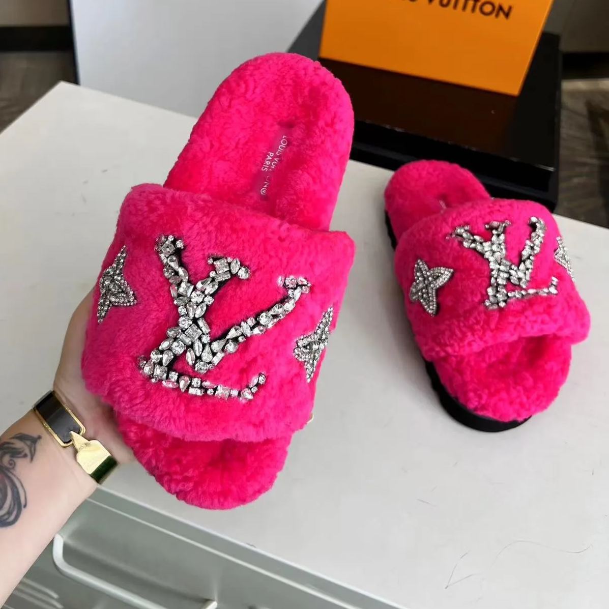 23 The most popular lambswool slippers in autumn and winter XC0423101606