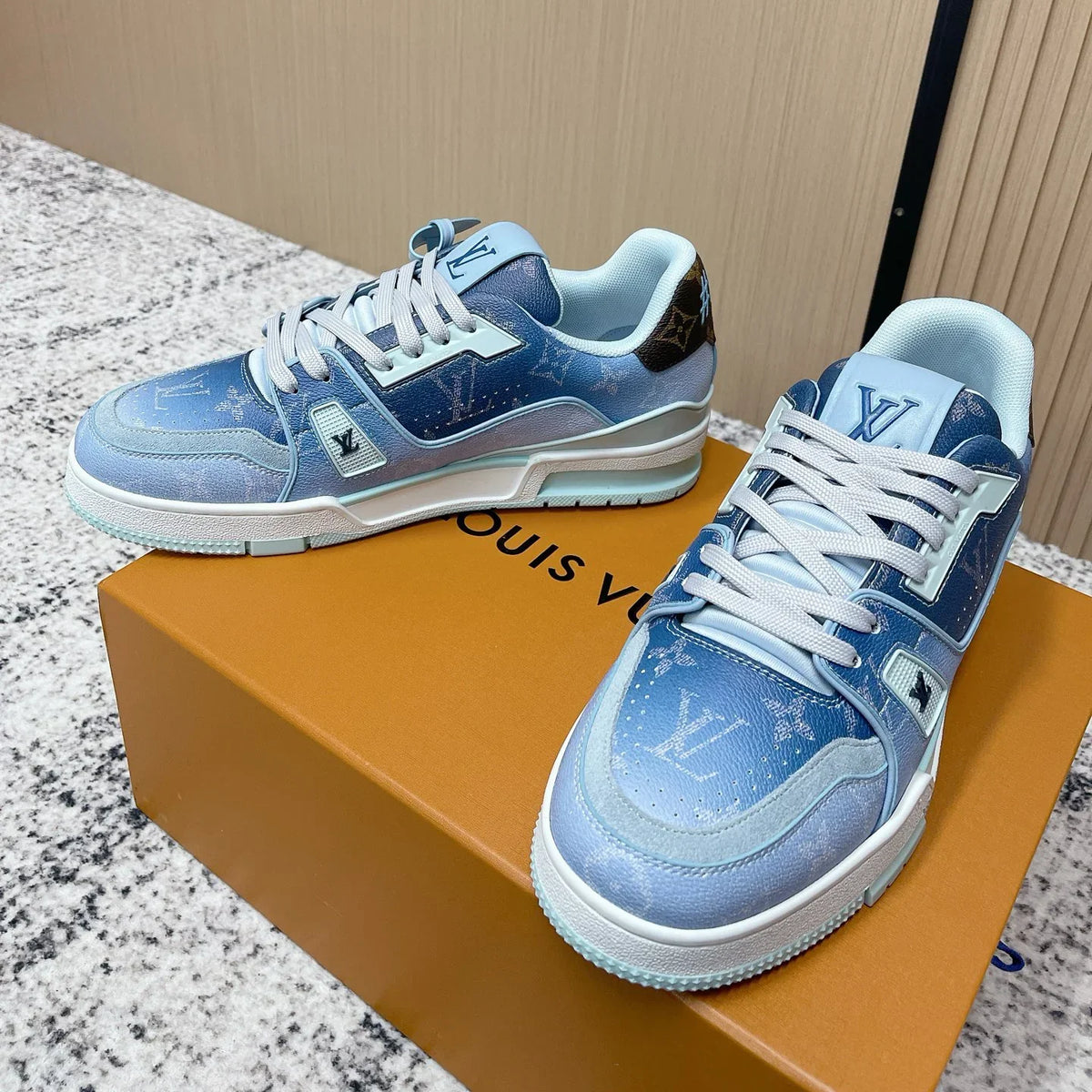 Classic Couple's Sneakers 1026060502