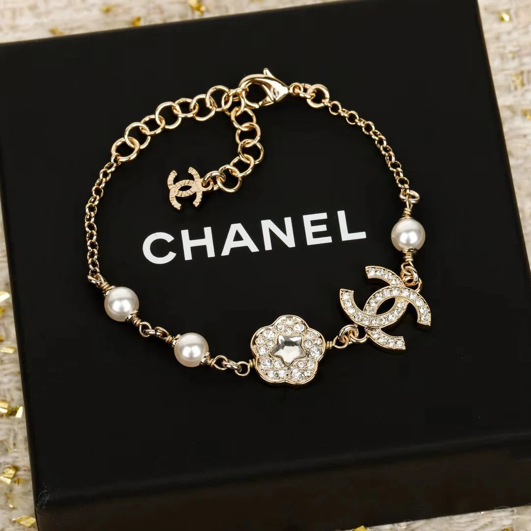 CC 5 Motif Flower With Pearl and Double C Bracelet