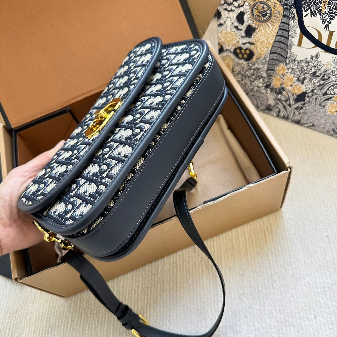 Enamel coated buckle bag XC0123071816