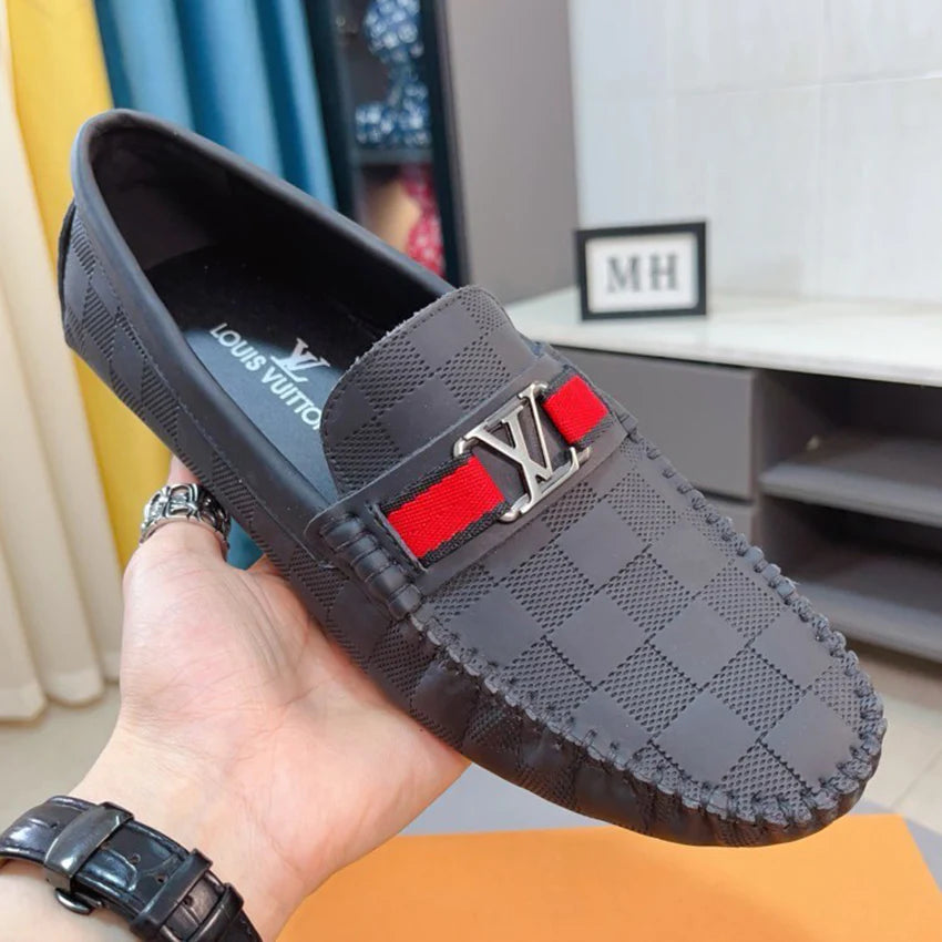 New Stylish Hot Sale Leather V Logo Men's Loafers 1024080223