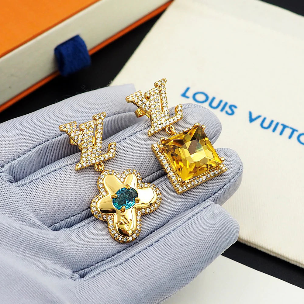 High-class earrings 1425121806