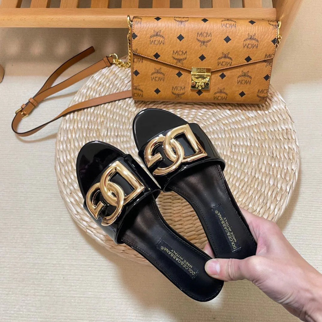 New D Letter Open Toe Flat Slippers 1024040205