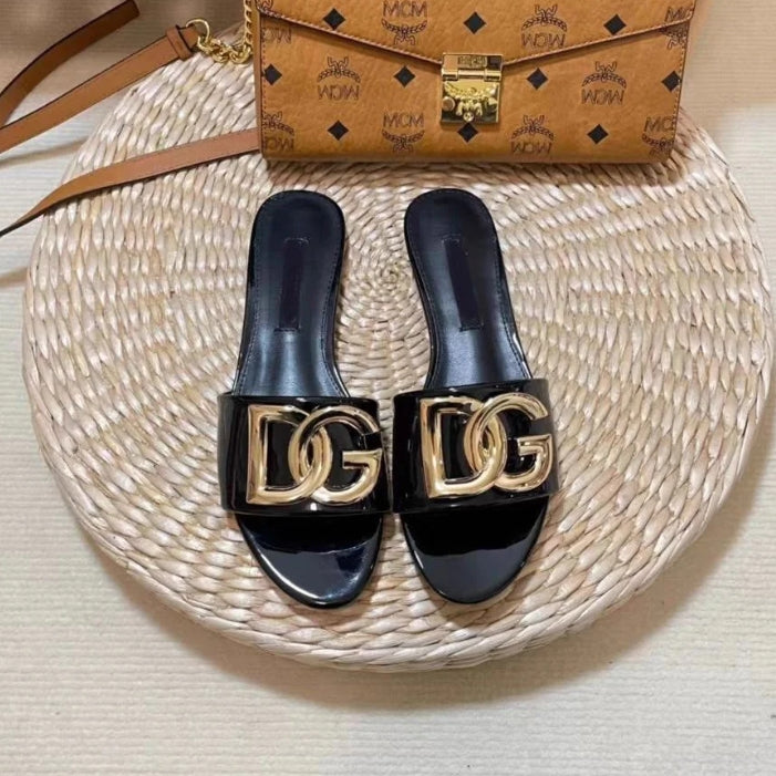 New D Letter Open Toe Flat Slippers 1024040205