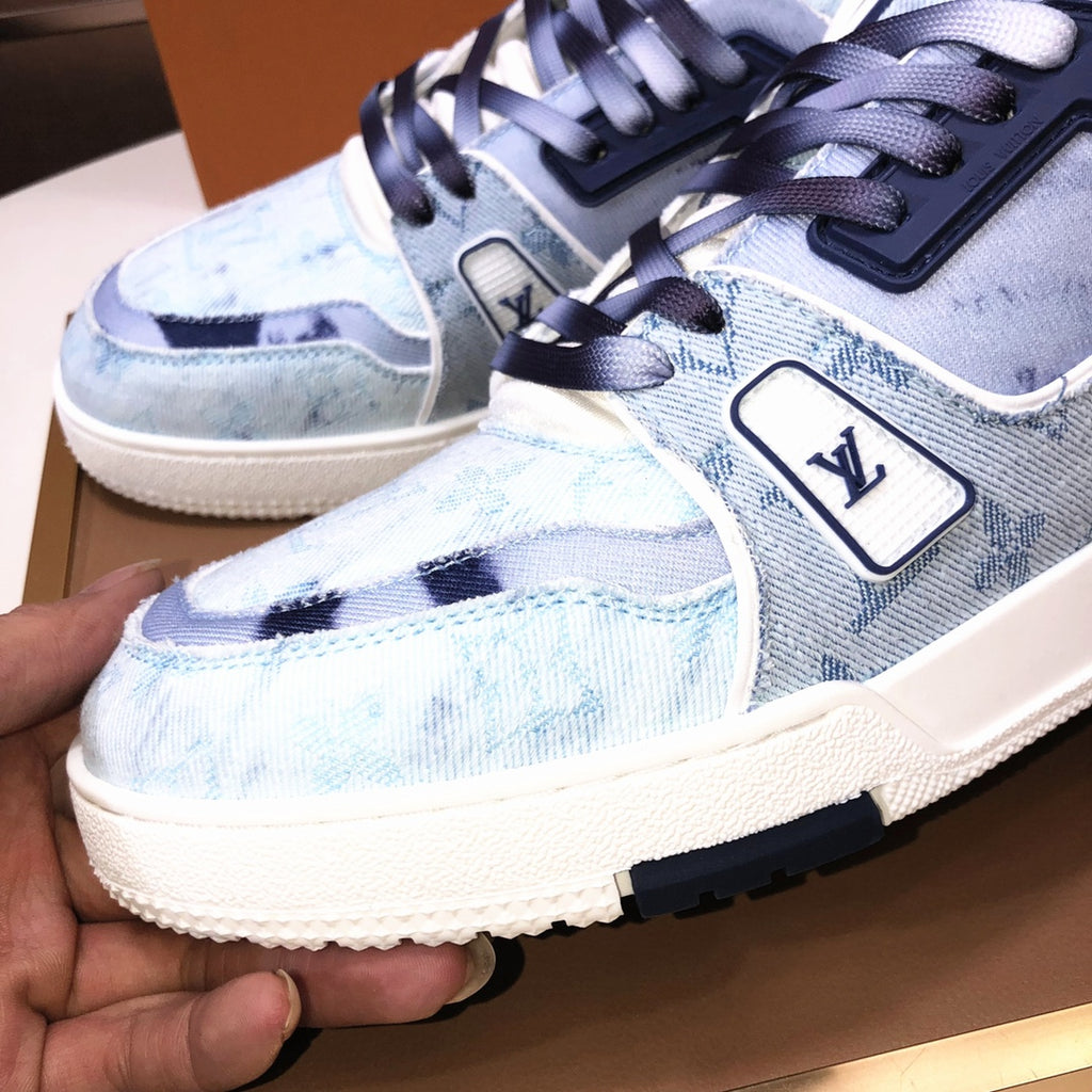 25 Luxury V Brand Casual Sneakers 0425112501