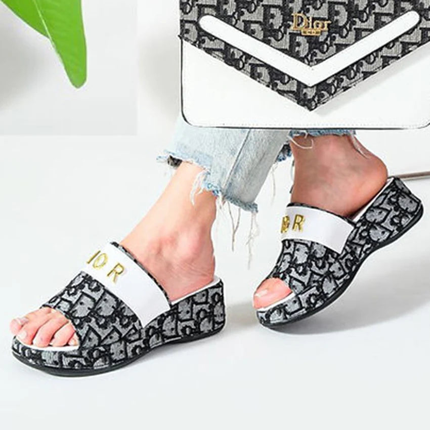 Classic vintage thick sole sandals 1024061829