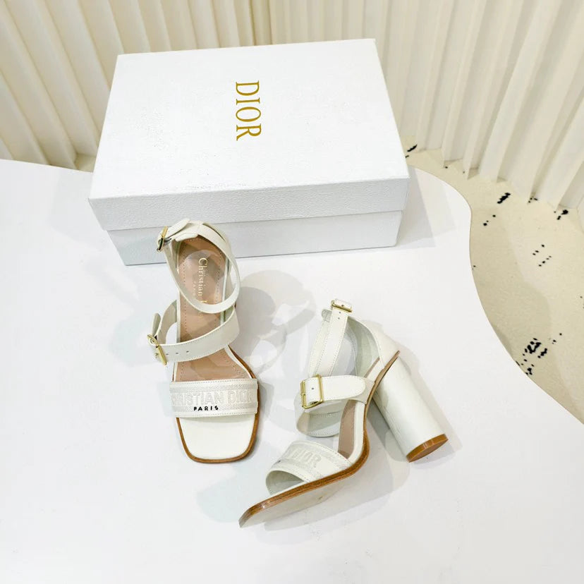 New high-heeled embroidered sandals 1025032133