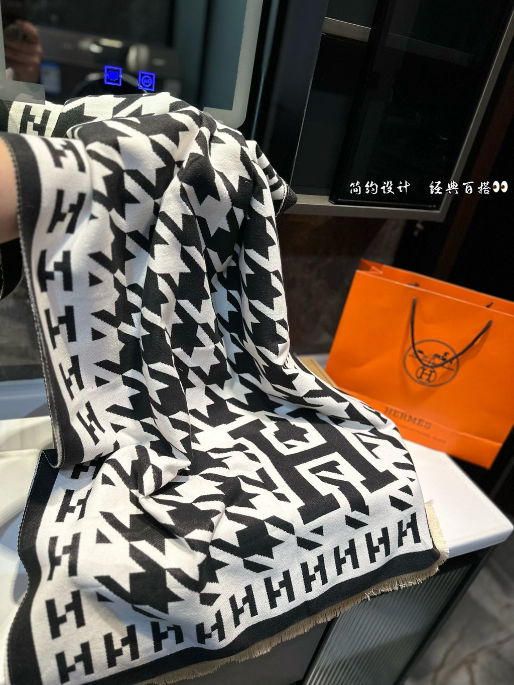 H Brand Womens Scarf XC0426010407