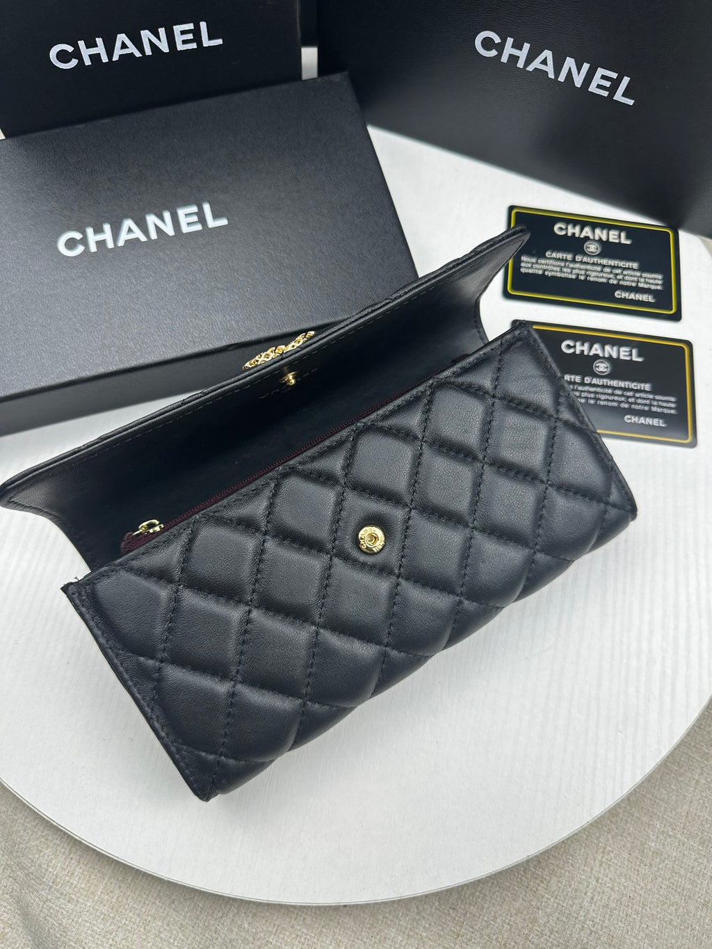 CHA A Timeless Classic Wallet For Women 0425050703