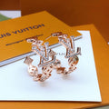 New fashion and versatile earrings for early spring 1024020704
