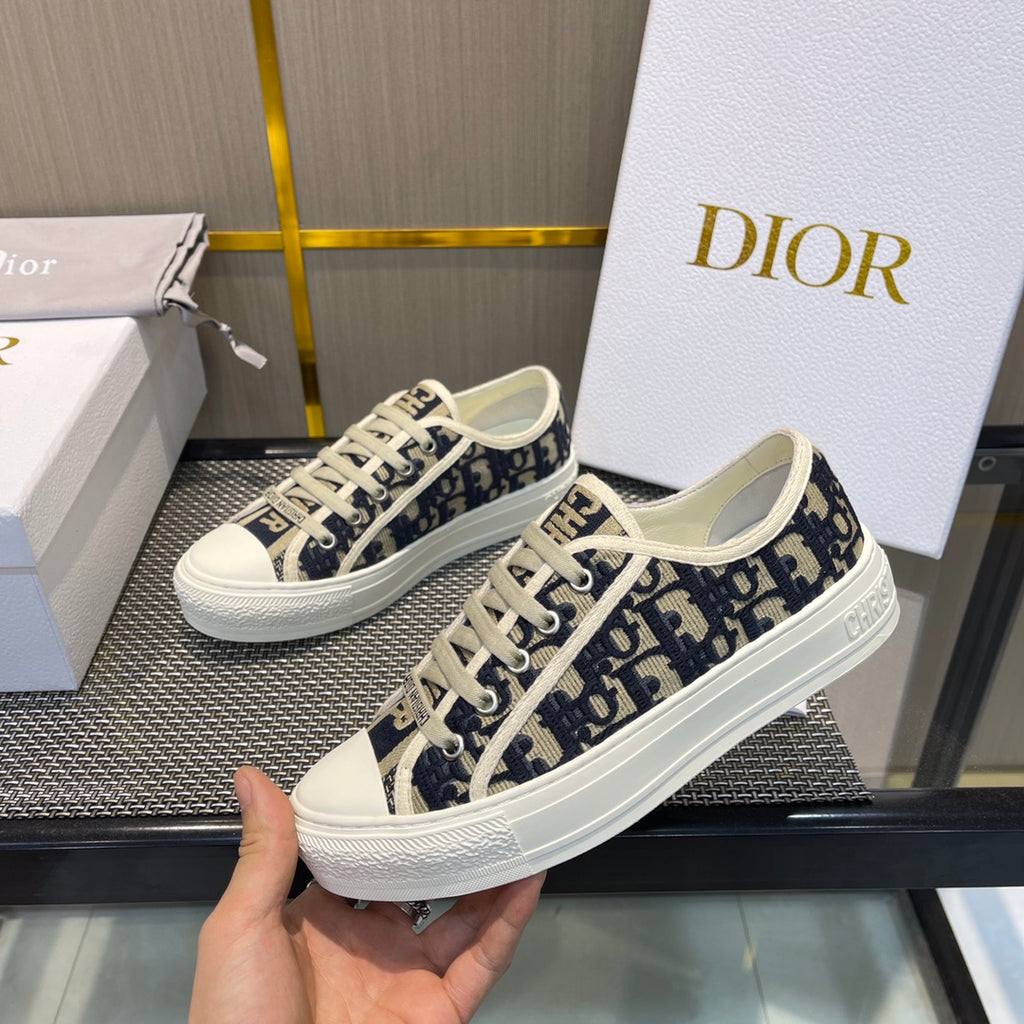 Low Top Classic Shoes XC0123072801