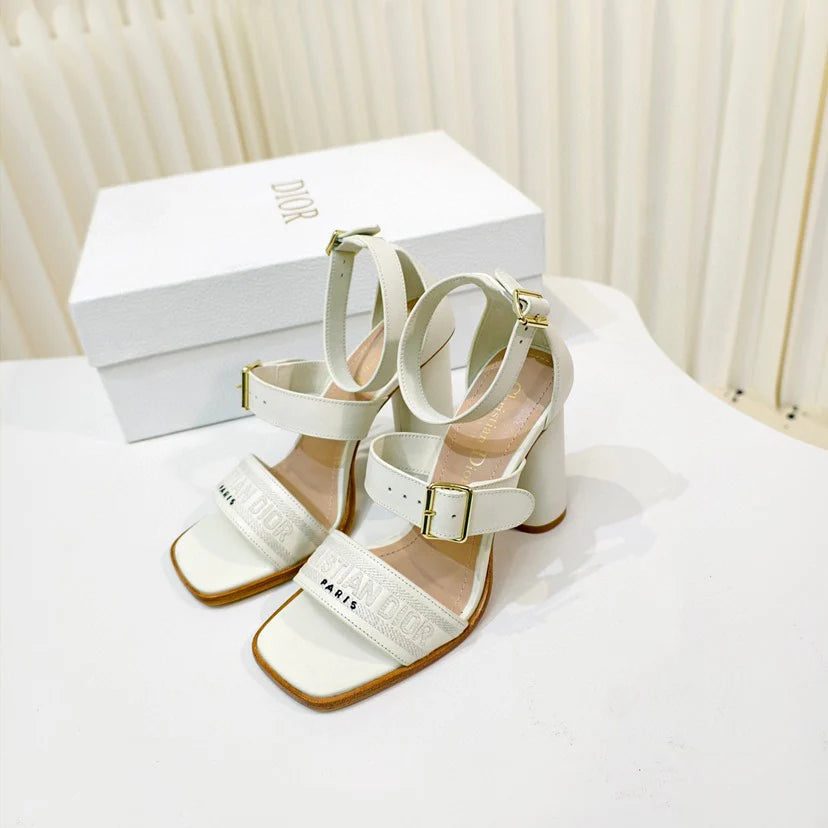 New high-heeled embroidered sandals 1025032133