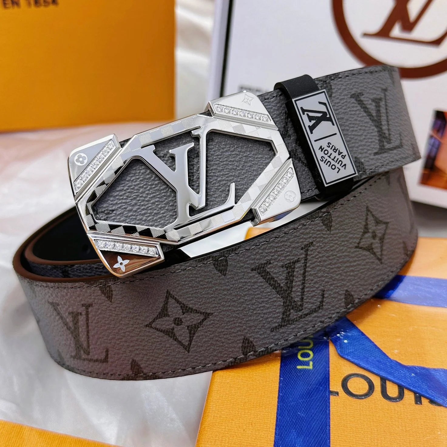 Lv Luxury Genuine Leather Men’s Belt 1025010739