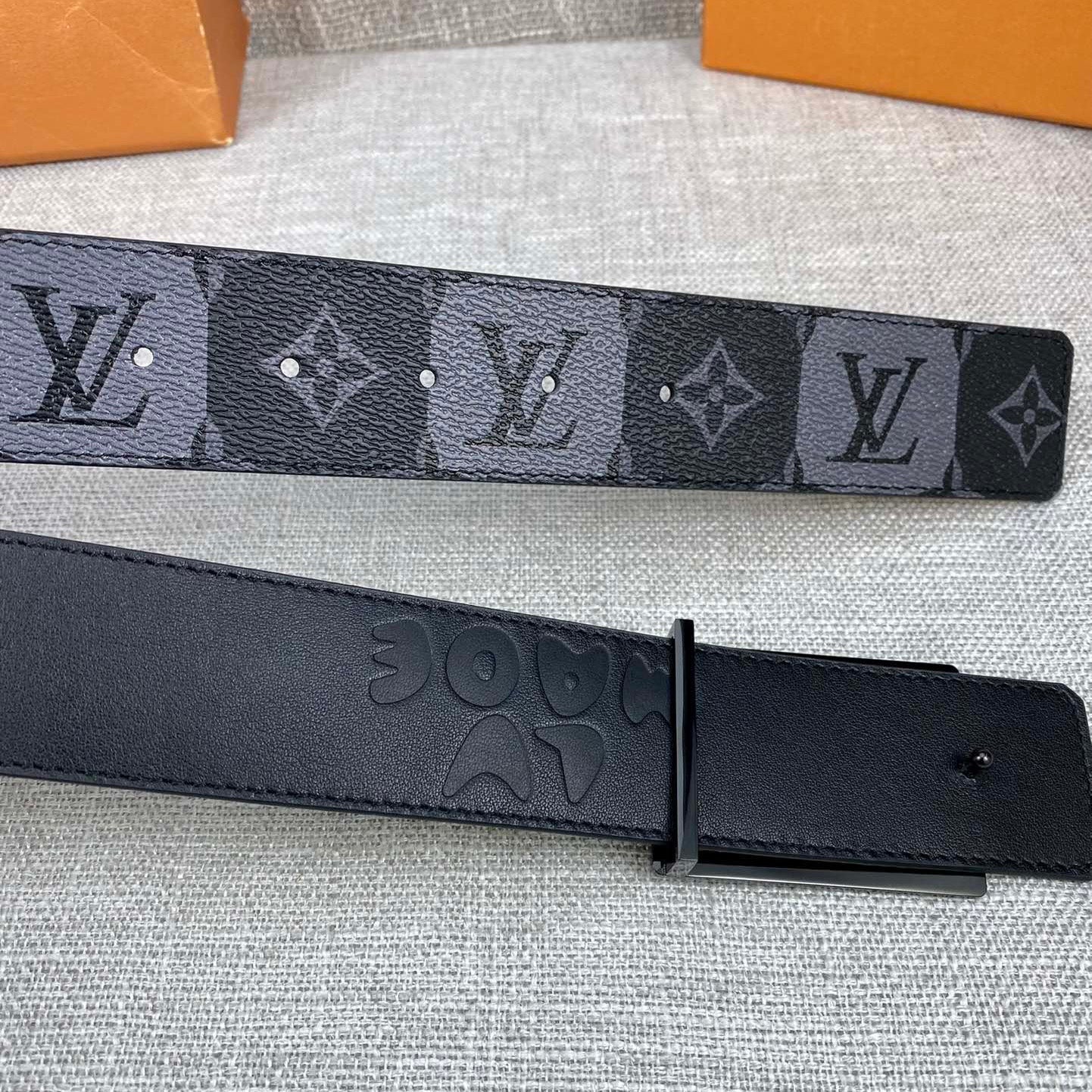 LV Luxury Genuine Leather Men’s Belt 1025010928
