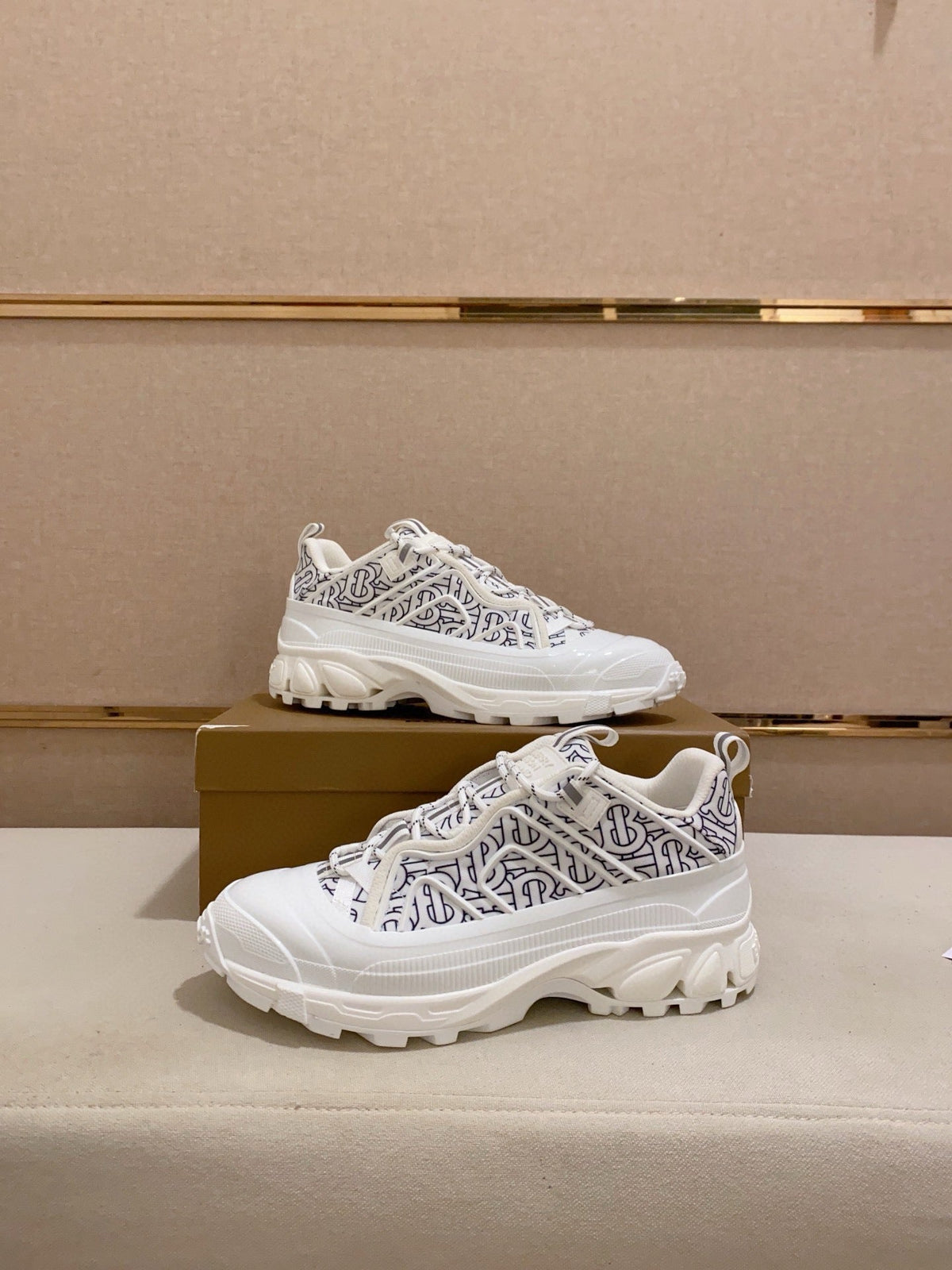 25 Luxury B Brand Casual Sneakers 0425010911