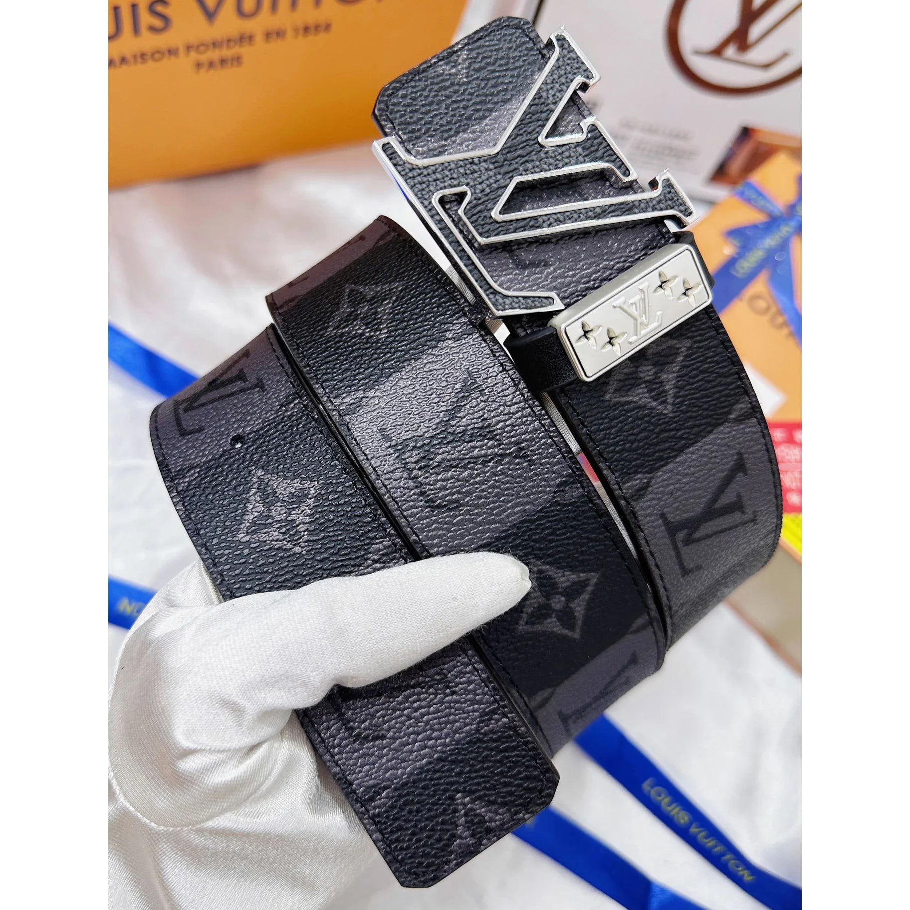 Lv Luxury Genuine Leather Men’s Belt 1025010740