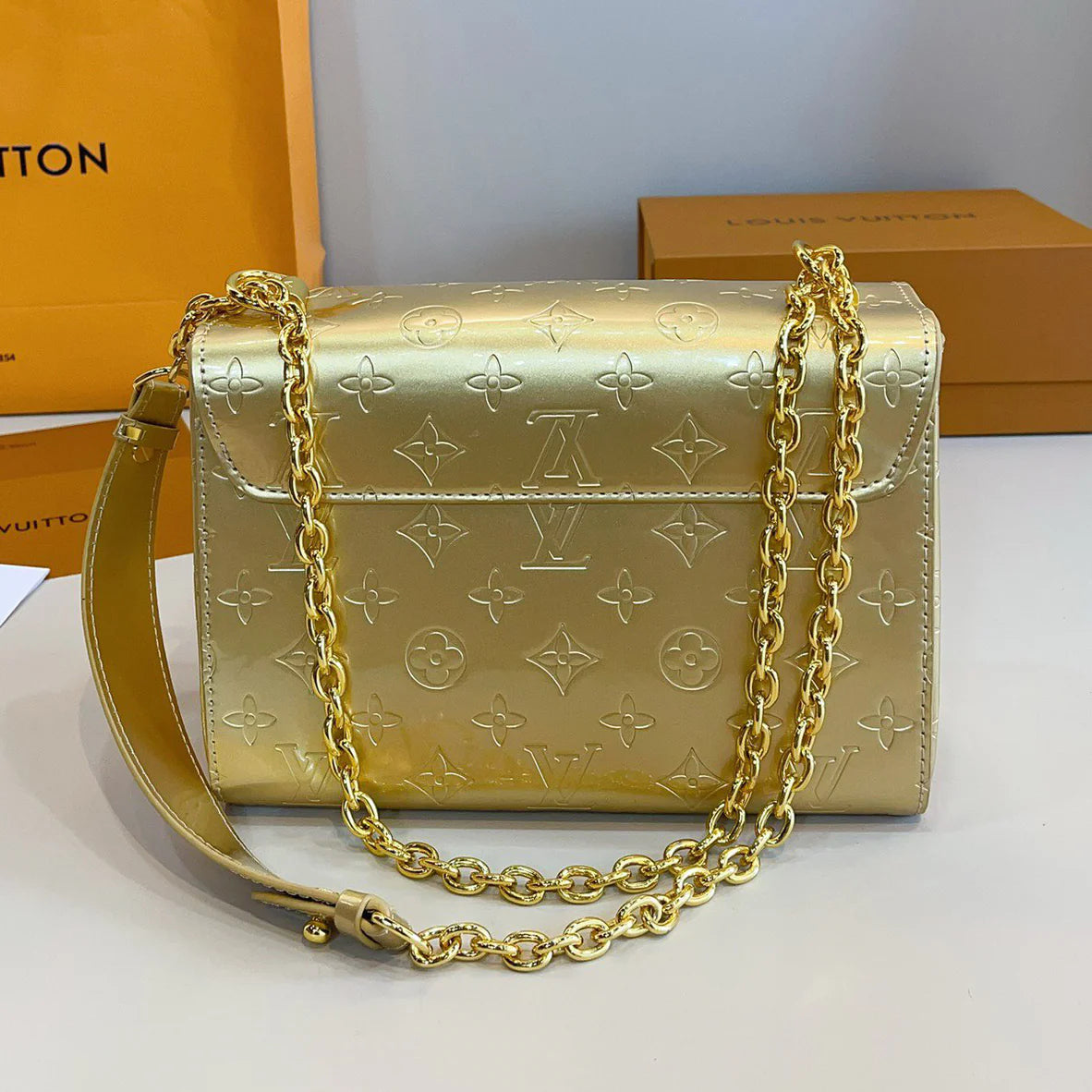 Fashion Simple twist chain bag 1025070110
