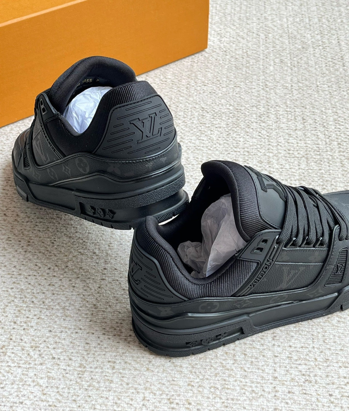 25 Luxury V Brand Casual Sneakers 0425102208