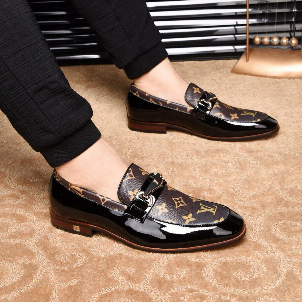 Men's Fashion Luxury V Logo Leather Shoes