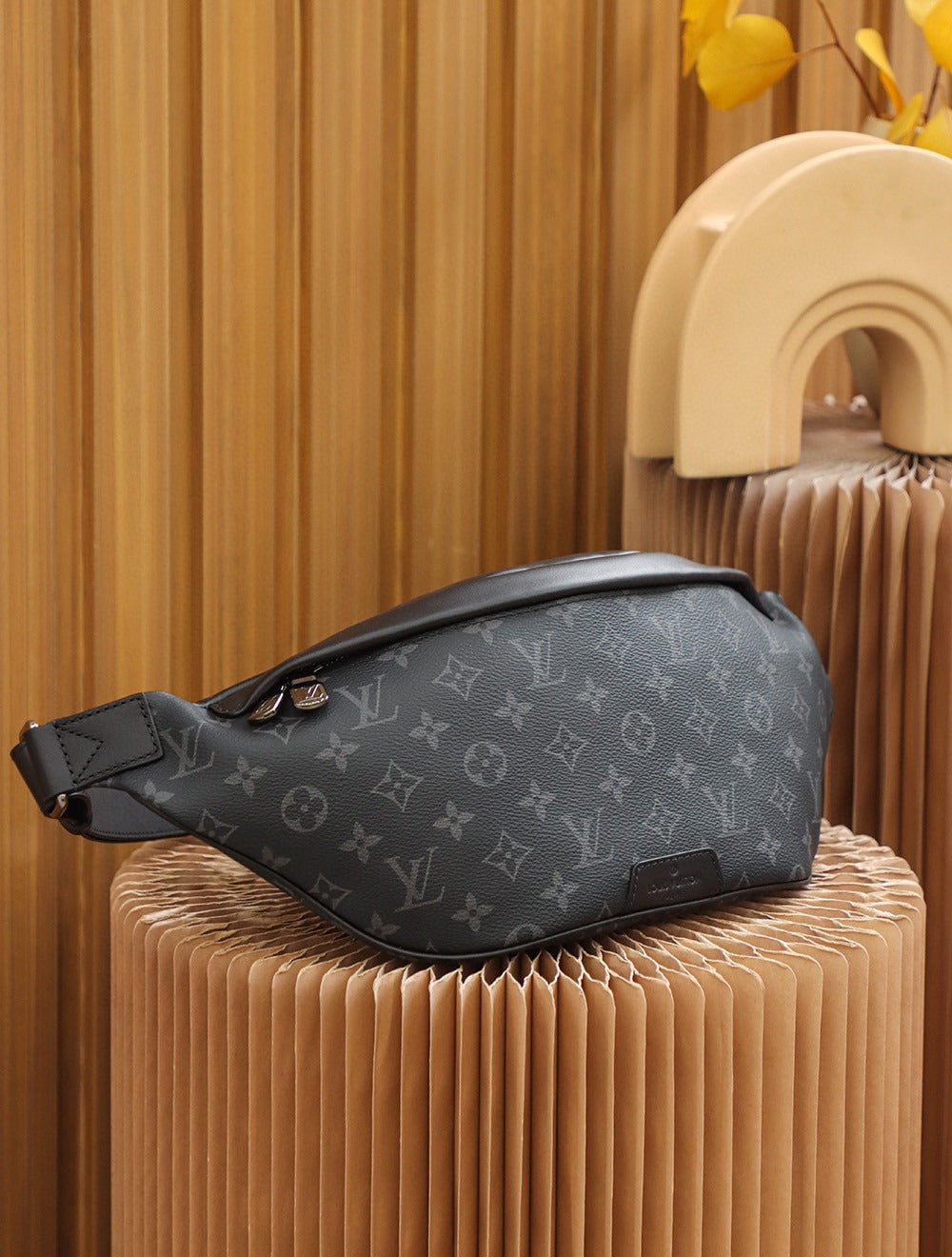 Discovery Bumbag PM Monogram Eclipse Canvas For Men