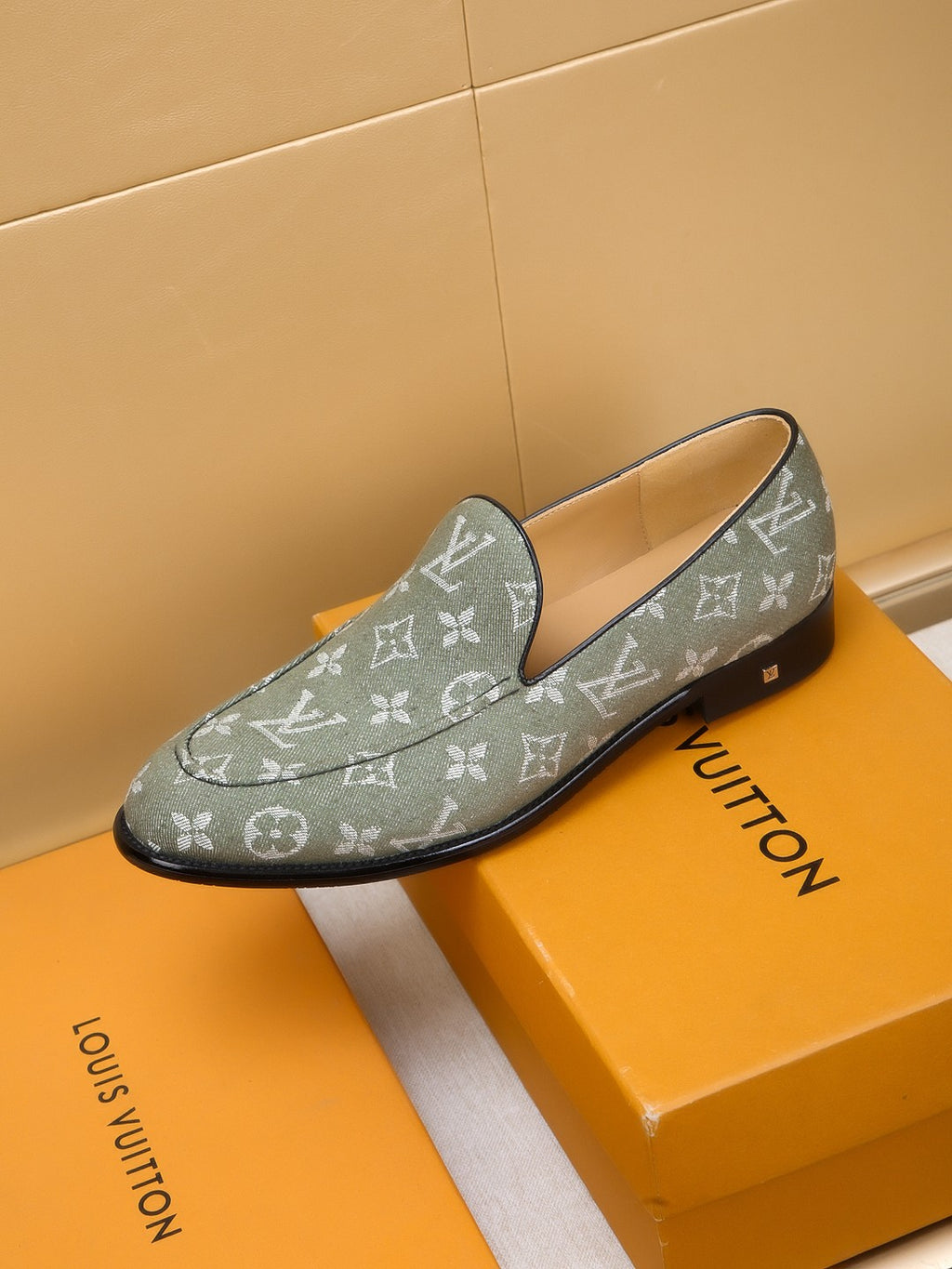V Luxury Men's Classic Slip On Shoes 0425032502
