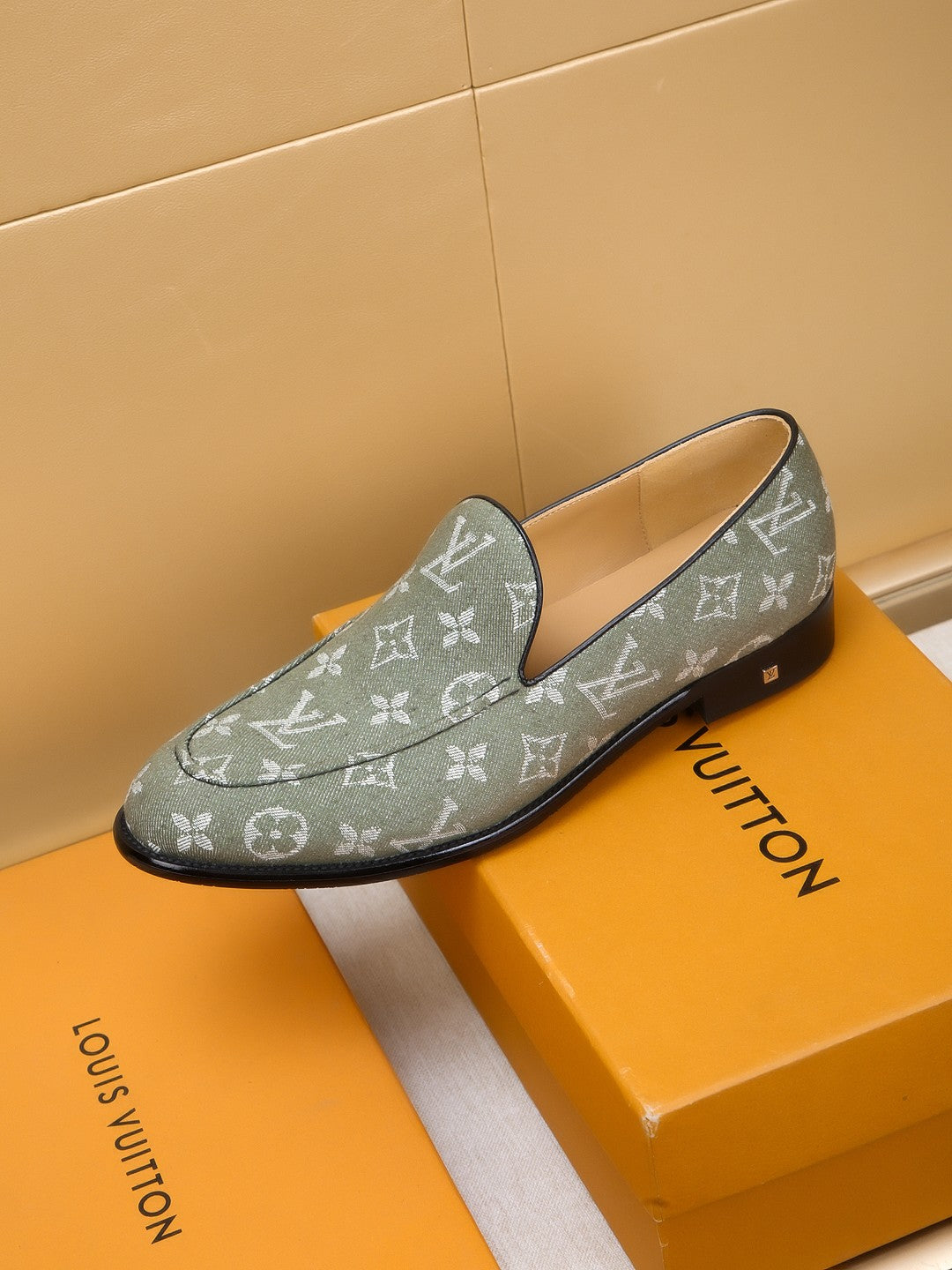 V Luxury Men's Classic Slip On Shoes 0425032502