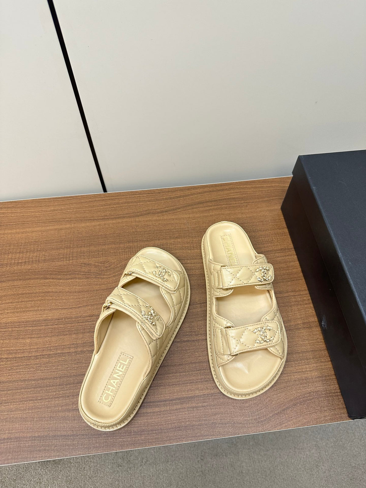 CL 24 New Fashion Beach Sandals XC0424031815