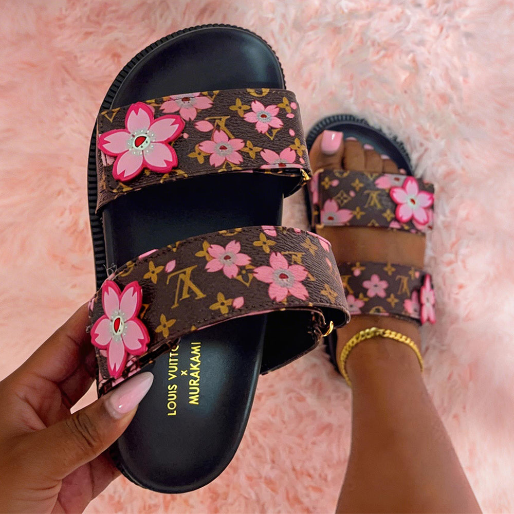 New V logo printed sandals fashion casual beach flip flops 0426022703