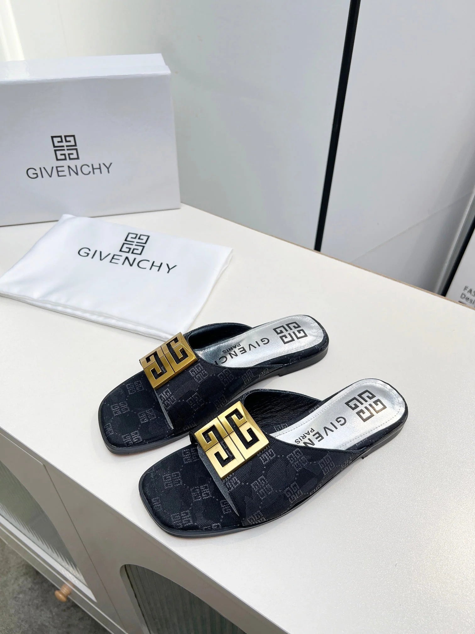 GCY open toe flat slippers 0725031802